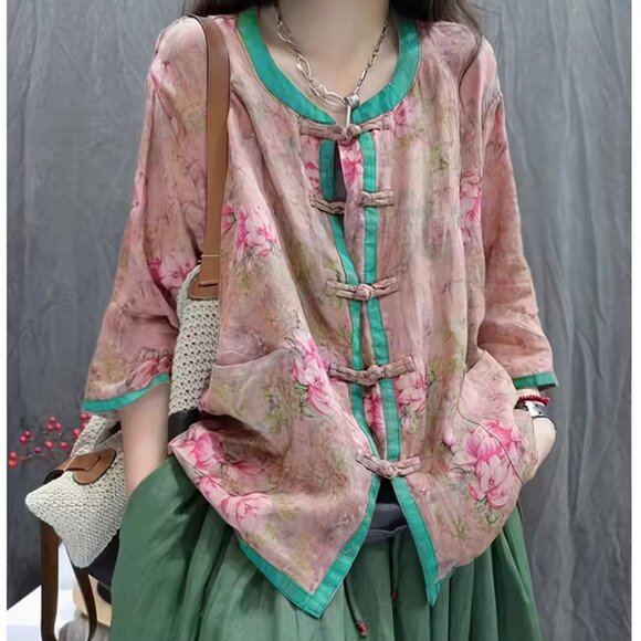 NEW! Vintage Floral Print Blouse - Picture 2 of 3